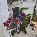 B&by In Viaggio Oda ve Kahvaltı 4*